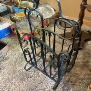 METAL MAGAZINE RACK