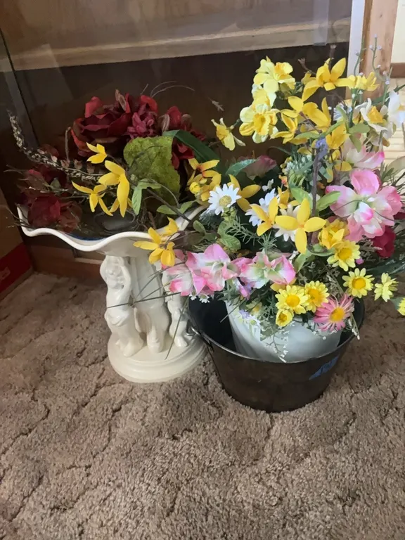 FLORAL DECOR-PORCELAIN BIRDBATH