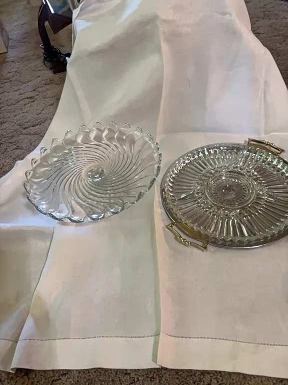 GLASS PEDESTAL PLATTER-GLASS PLAYTER-SILVER PLATTER
