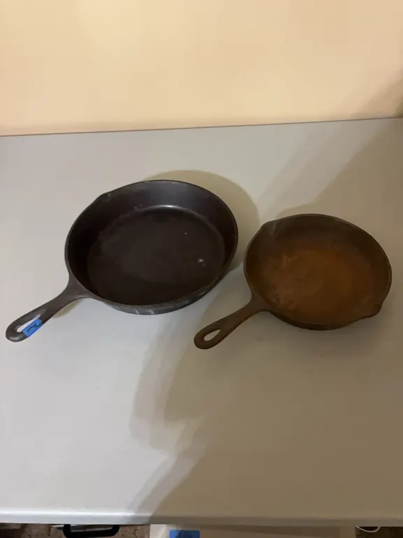 2 CAST PANS