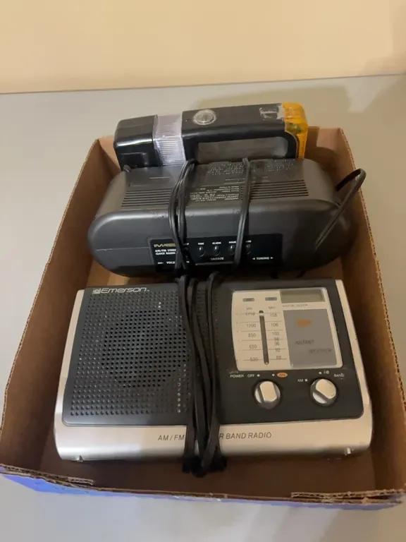 ALARM CLOCK-RADIOS