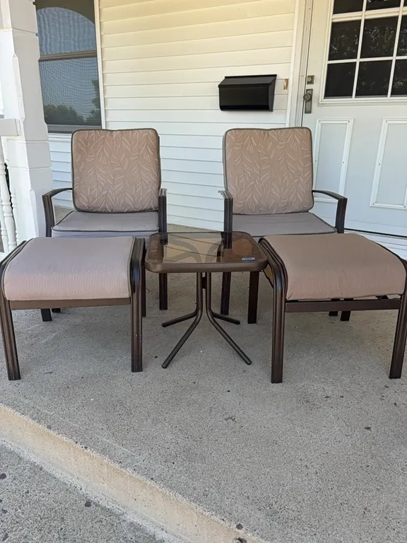 PATIO SET