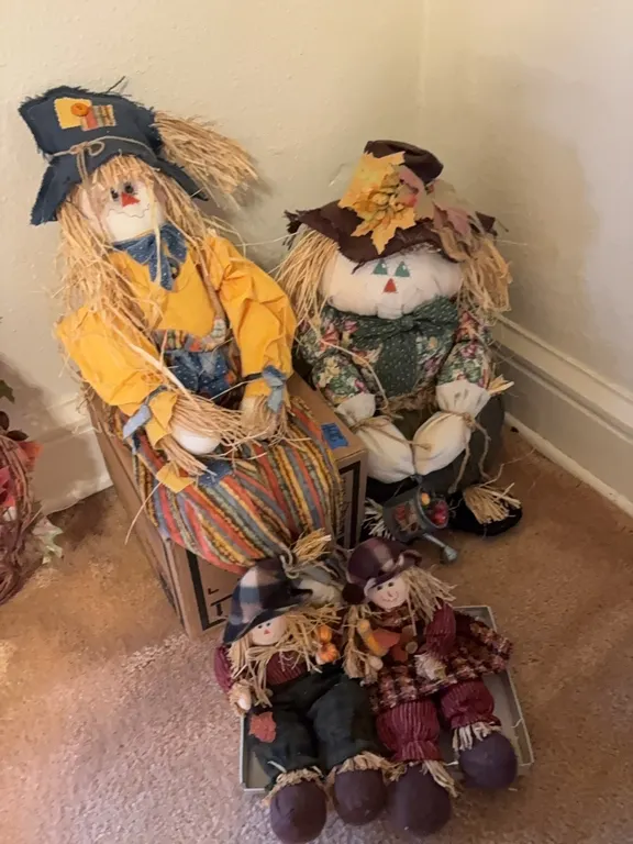 HALLOWEEN STUFFED DECOR