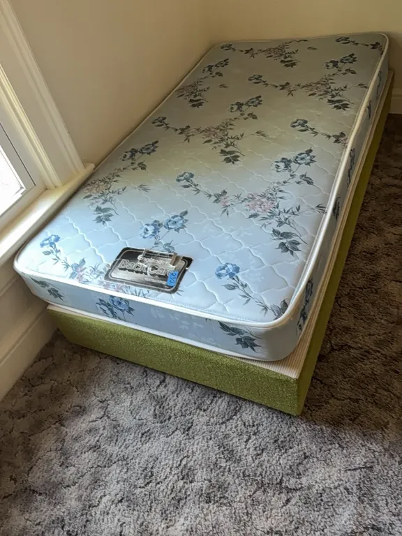 TWIN MATTRESS-BOX SPRING
