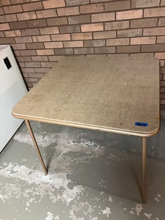 CARD TABLE