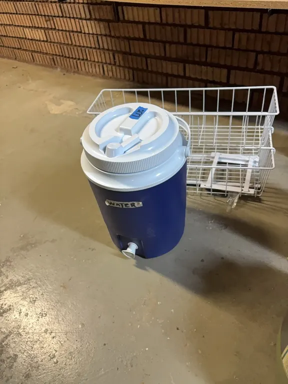 WATER COOLER-RACKS