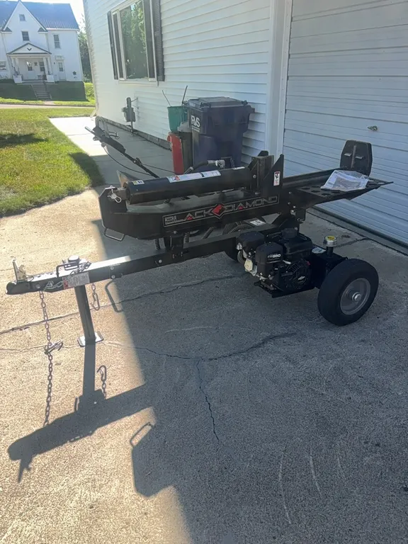 BLACK DIAMOND LOG SPLITTER