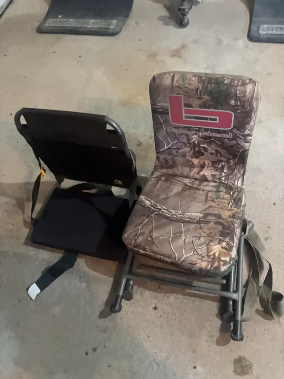 HUNTING SEATS