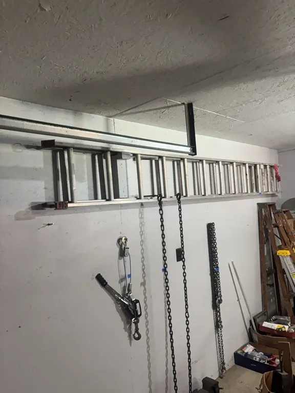 EXT. LADDER