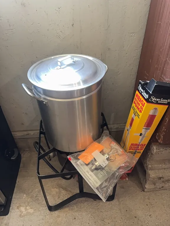TURKEY FRYER-MIRACLE FRYING OIL PUMP-METAL INJECTOR