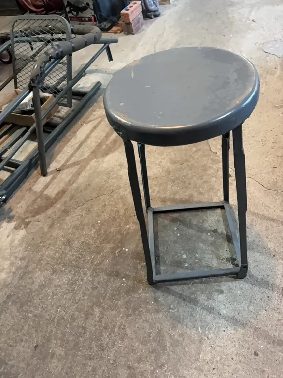 METAL STOOL