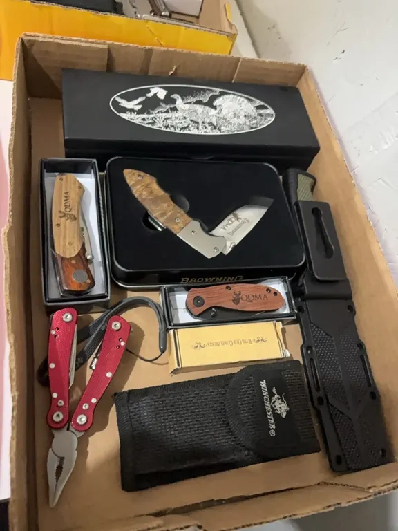 KNIVES