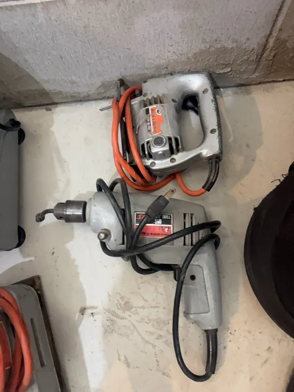 SKIL DRILL-BLACK AND DECKER JIG SAW