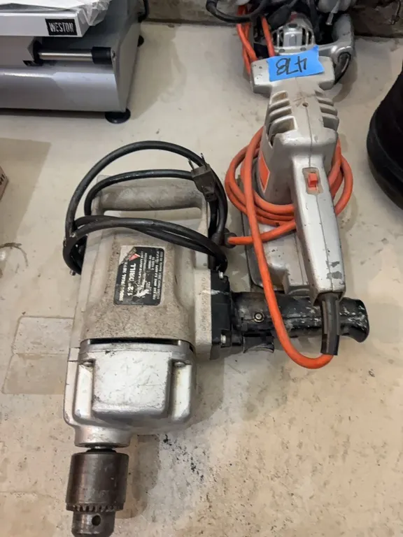 BLACK AND DECKER SANDER/ 1/2”DRILL