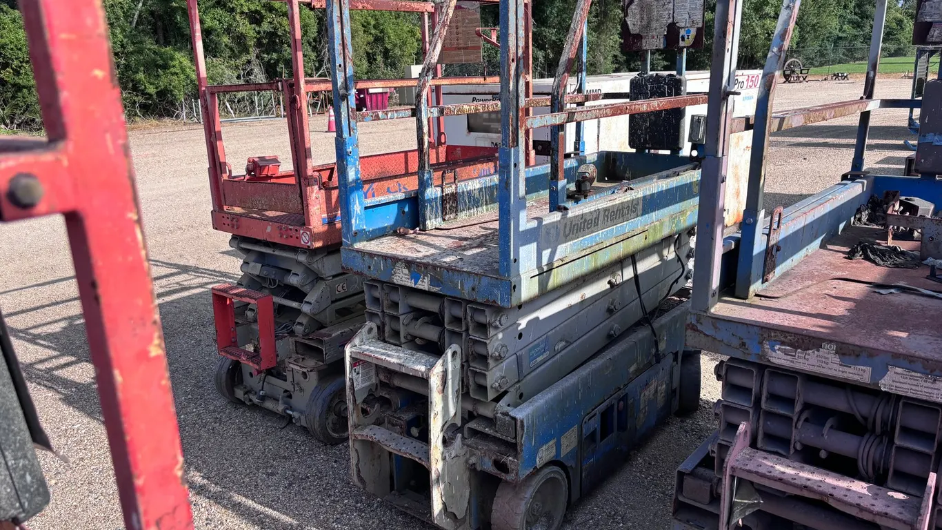 GENIE GS-1930 SCISSOR LIFT | FOR PARTS/REPAIRS