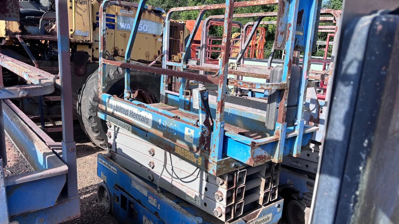 GENIE GS1930 LIFT | FOR PARTS/REPAIRS