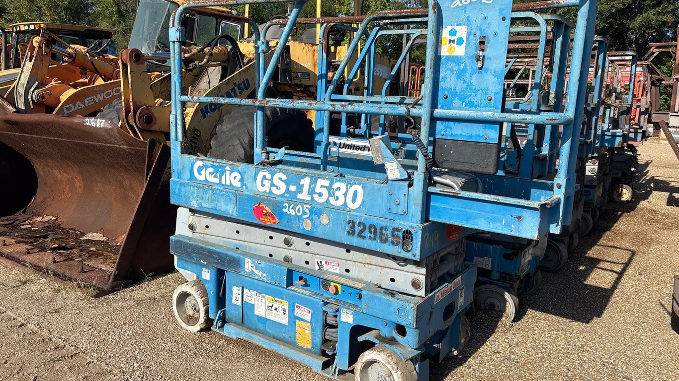 GENIE GS-1530 SCISSOR LIFT | FOR PARTS/REPAIRS