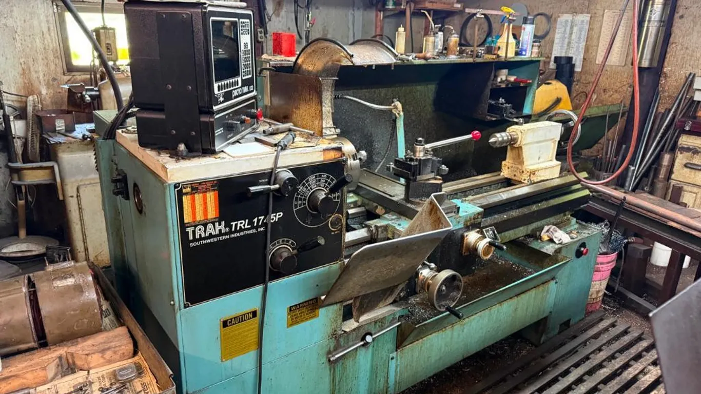 Trah TRL 1745P Lathe