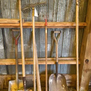 GARDEN TOOL LOT