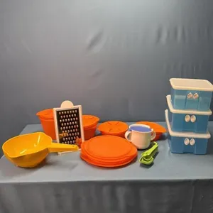 TUPPERWARE LOT