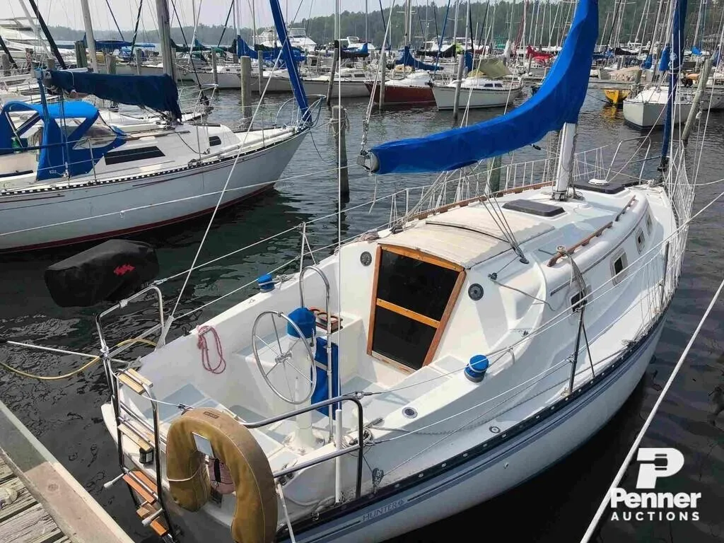 O/S 1984 Hunter 27 Sailboat w/ 10HP Inboard Diesel