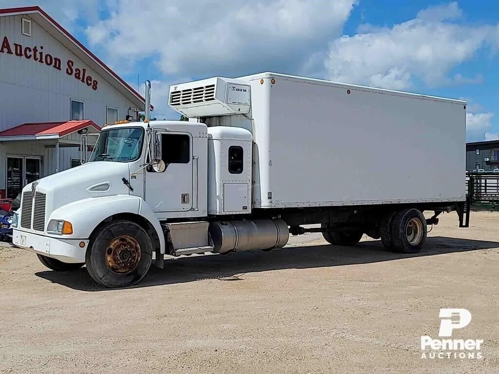 2001 Kenworth T300 Cube Van