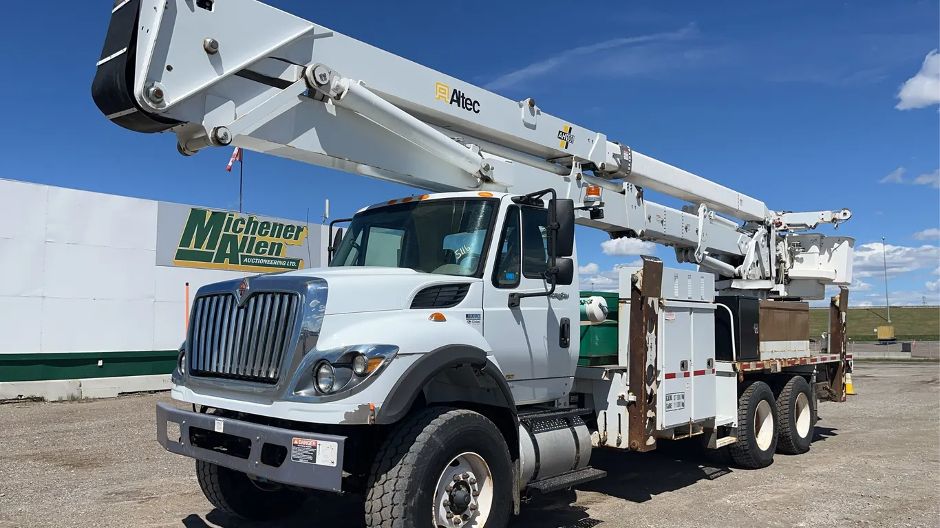 2013 International WorkStar 7500 T/A Bucket Truck