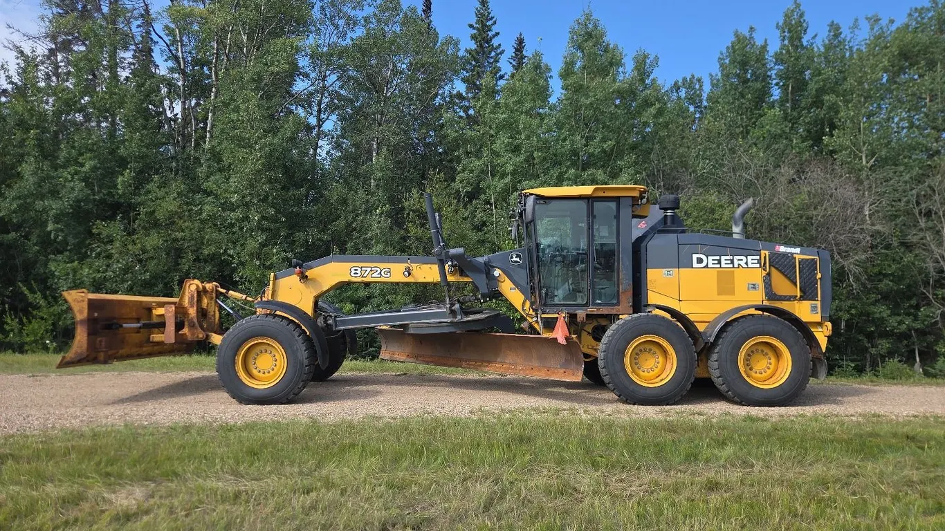 2018 John Deere 872G Grader