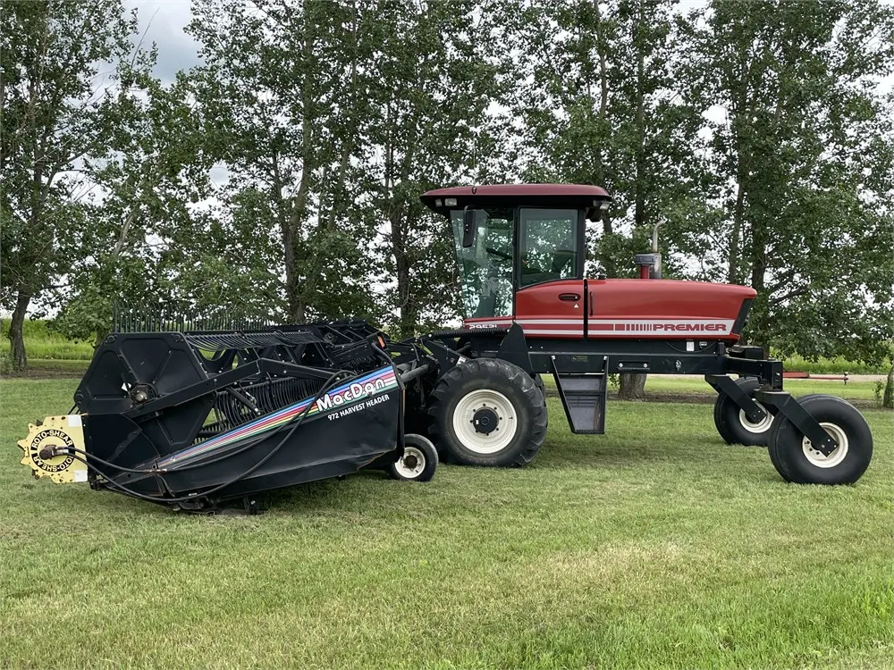 2004 PREMIER 2952i Swather w/ 2004 MacDon 972 Header & 30 Ft. Split Reel Pickup