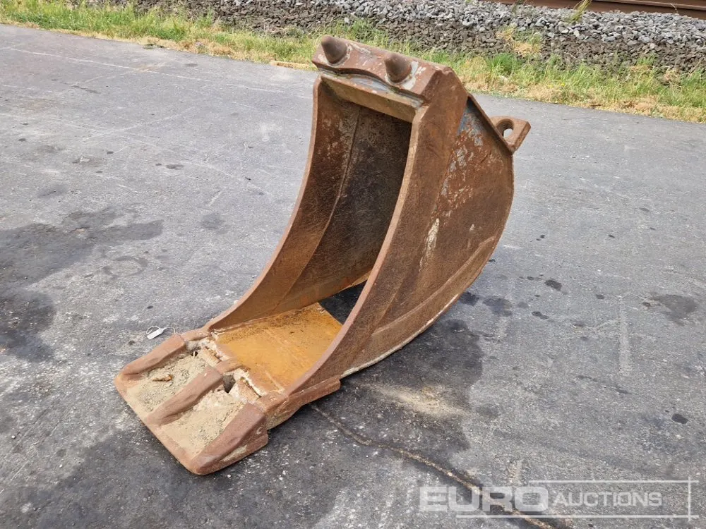 18" Digging Bucket