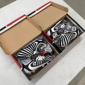 (2) Unused Eletto Size Y8 Soccer Cleats