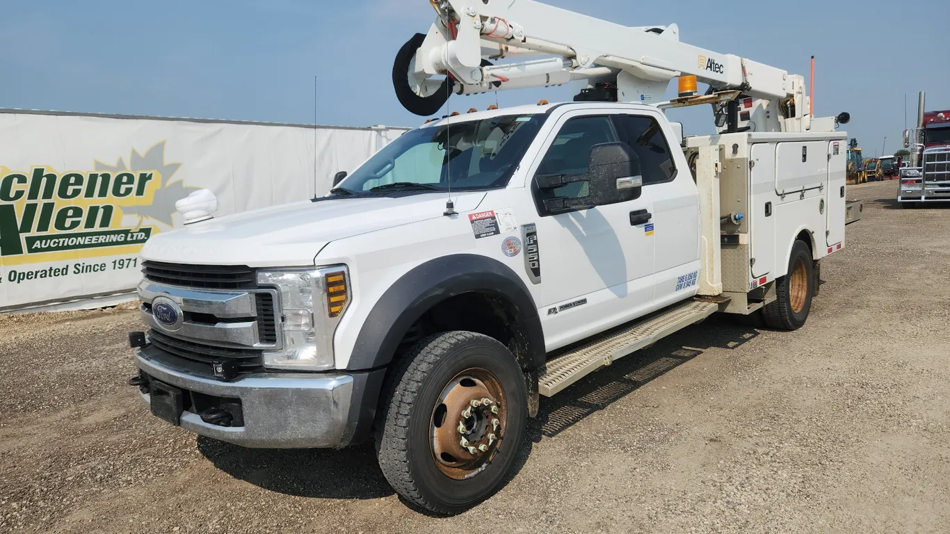 2019 Ford F-550 Super Duty 4x4 S/A Bucket Truck
