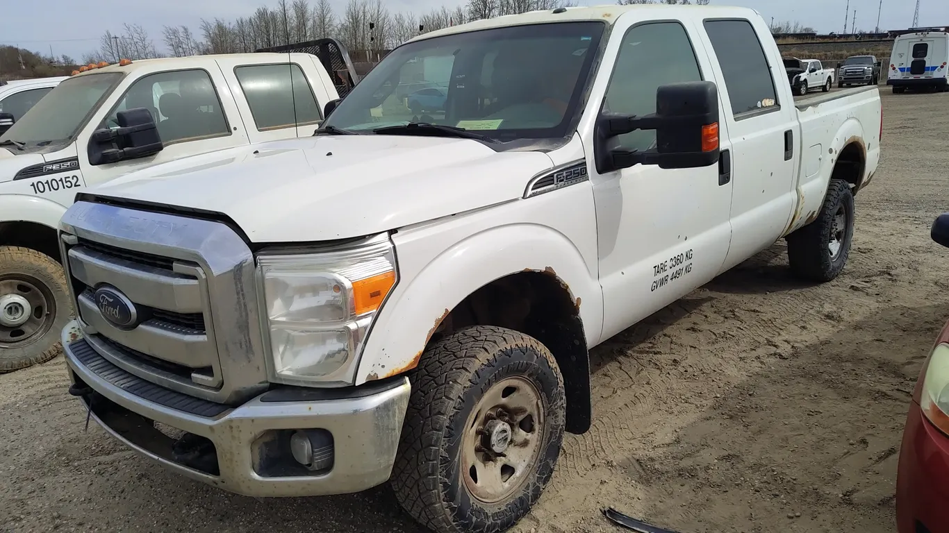 Non-Operable 2012 Ford F-250 Super Duty 4x4 XLT 4dr Crew Cab 6.8 ft. SB