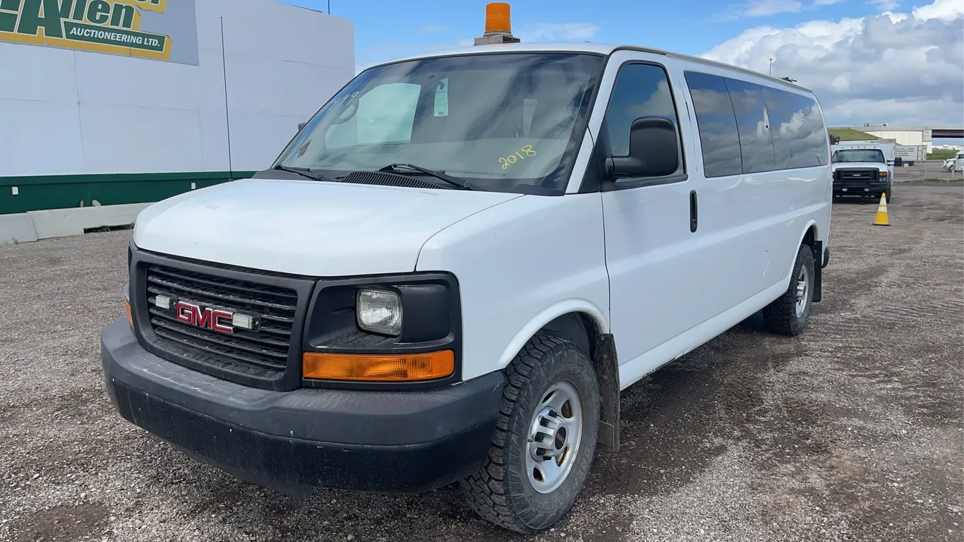 2015 GMC Savana Cargo Van