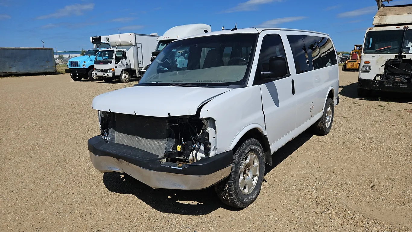 Non-Operable 2013 GMC Savana AWD SLE 1500 3dr Cargo Van