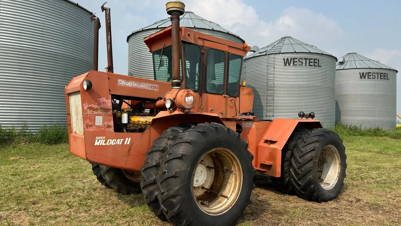 Steiger Wildcat 4WD Tractor