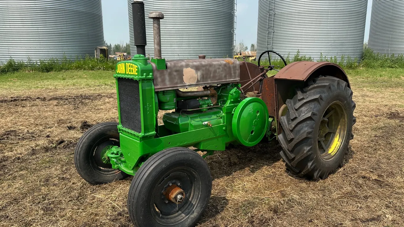 John Deere Model AR 2WD Tractor (Incomplete)