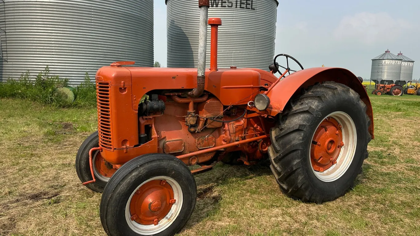 Case LA 2WD Tractor