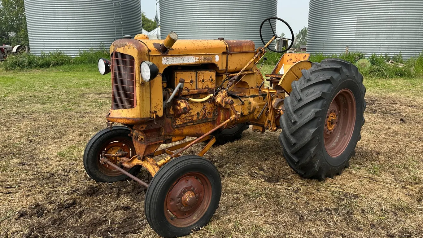 Minneapolis-Moline Model R 2WD Tractor