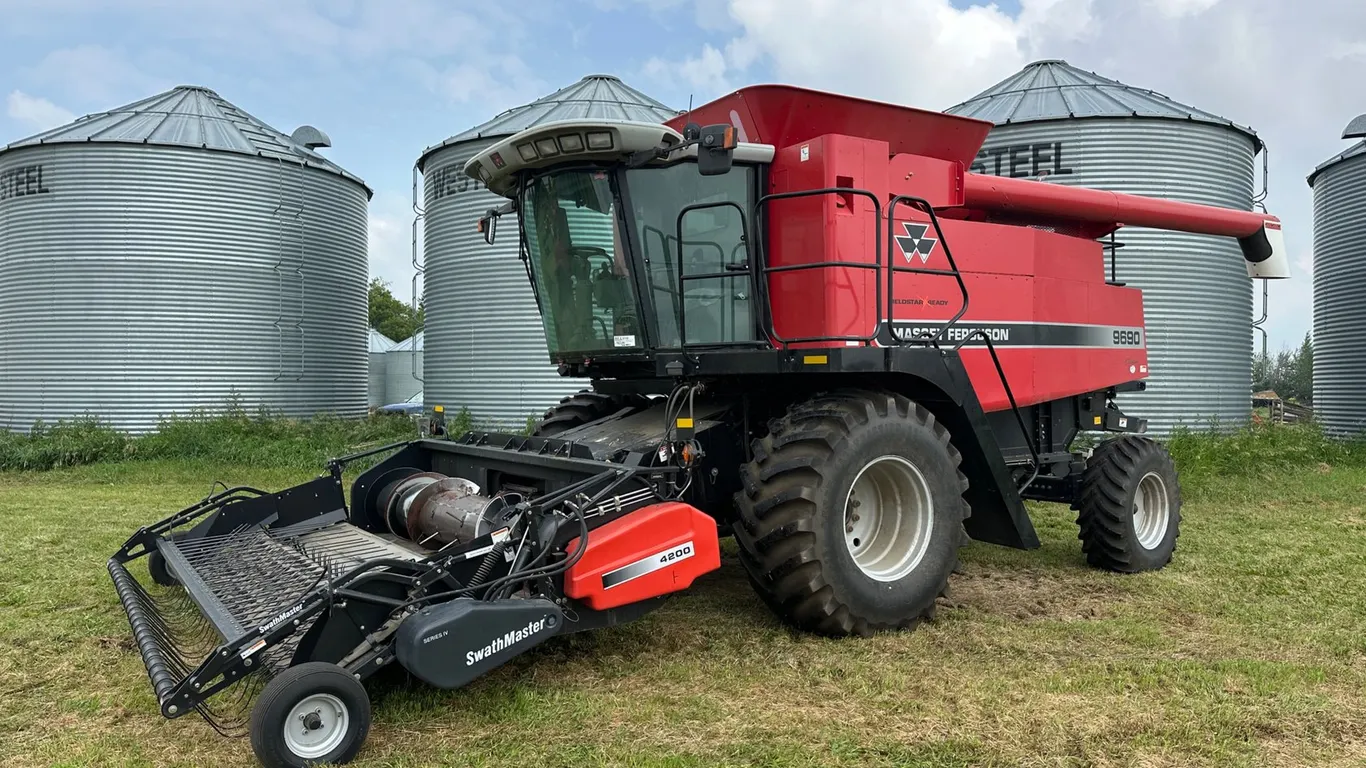 Massey Ferguson 9690 Rotary Combine w/ Swathmaster 4200 PU Hdr