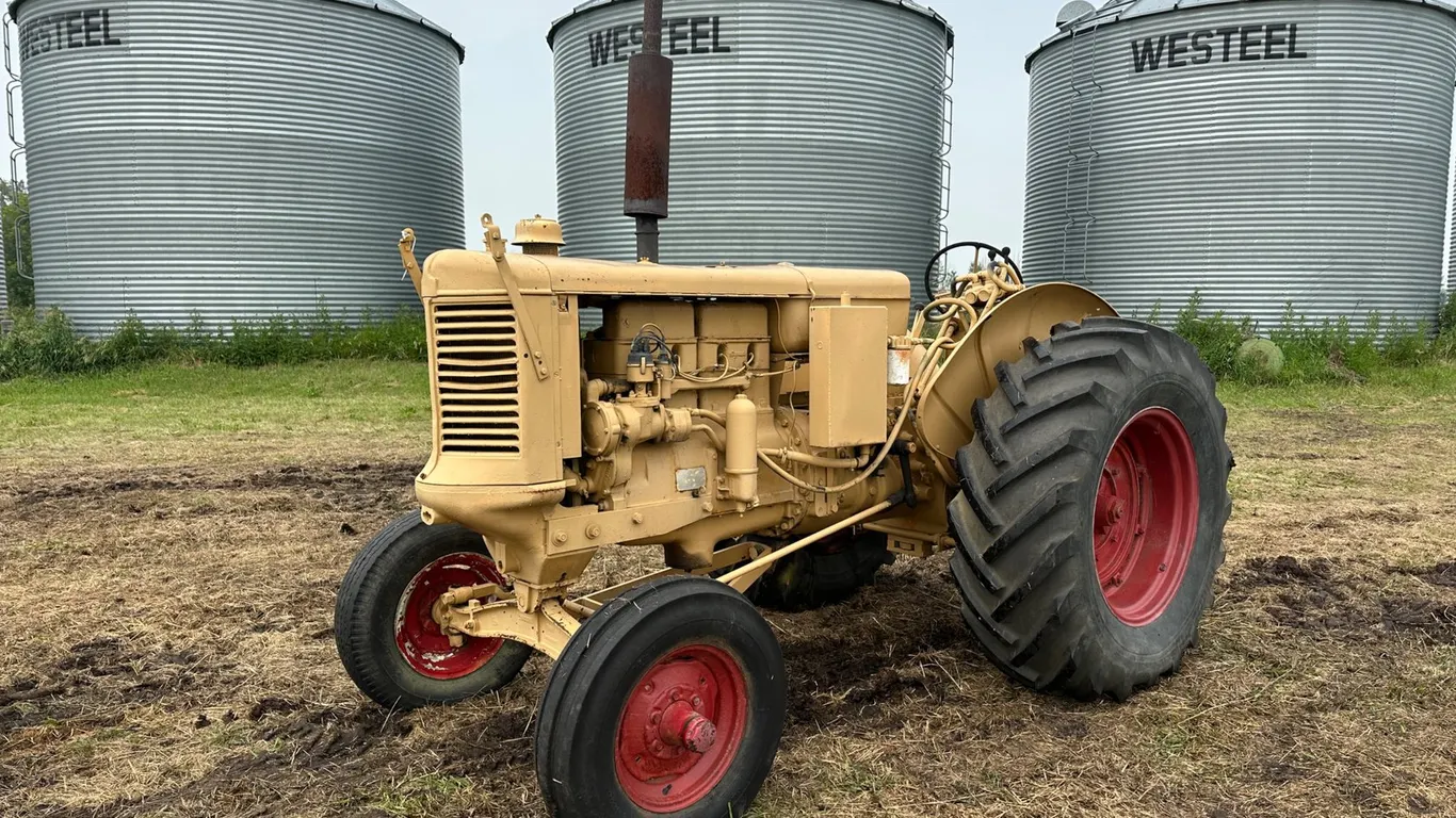 Minneapolis-Moline Model U 2WD Tractor