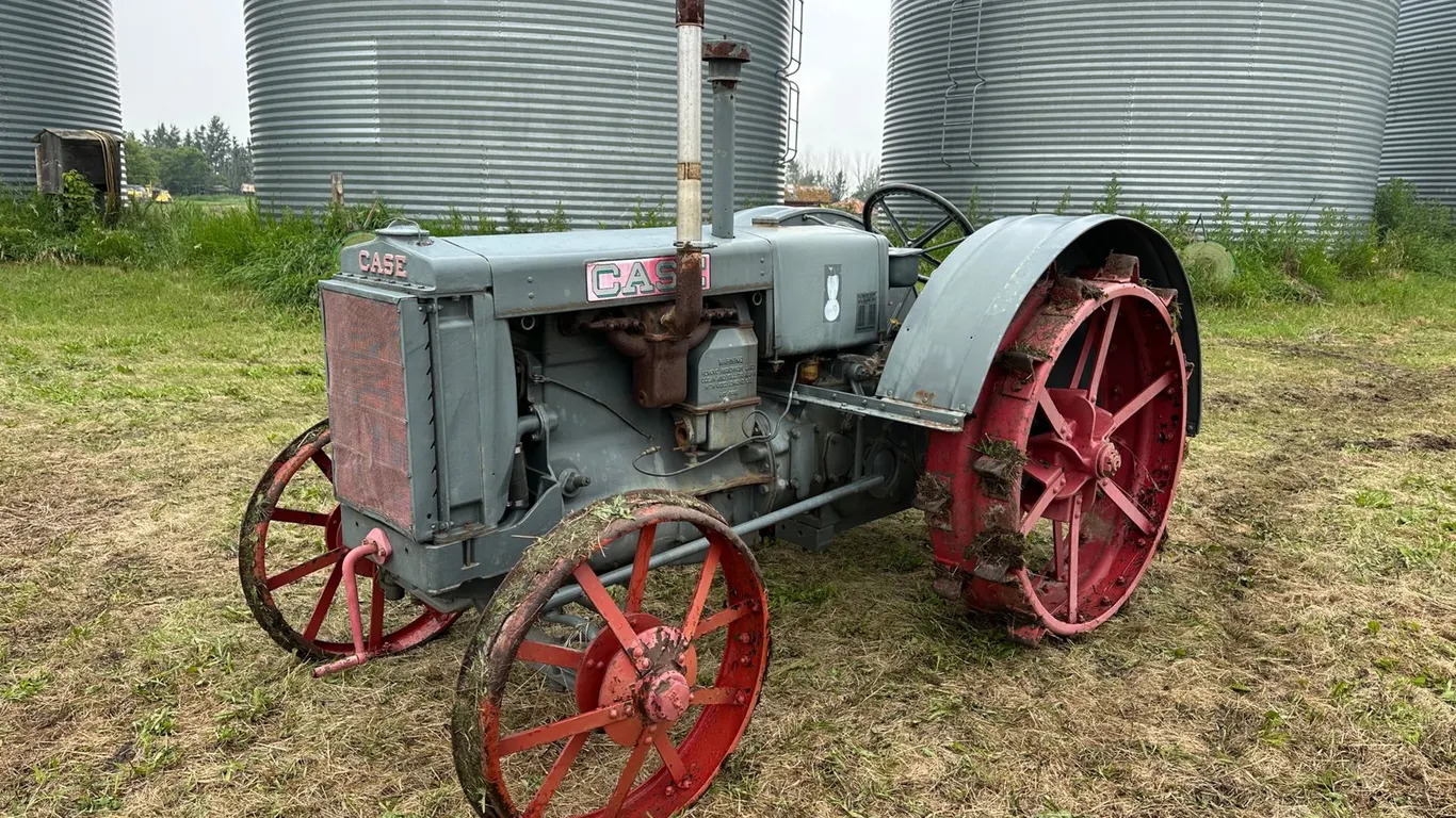 Case 18-32 2WD Tractor