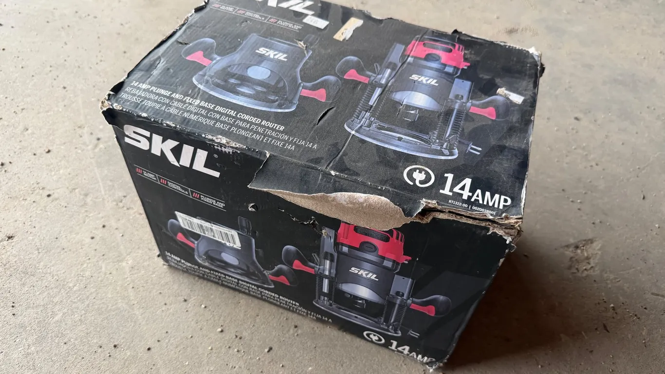 14 AMP SKIL PLUNGE AND FIXED BASE DIGITAL CORDED ROUTER
