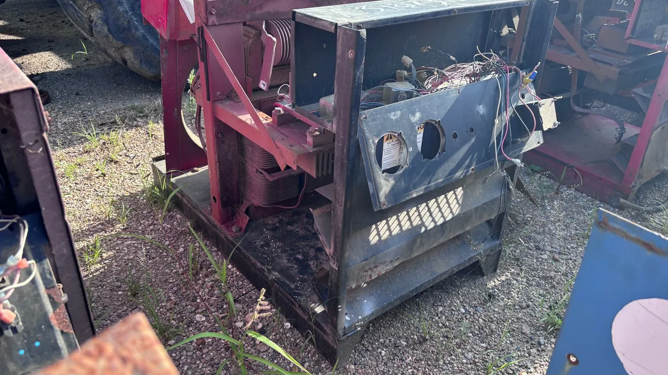 LINCOLN ELECTRIC DC-600 WELDER | FOR PARTS/REPAIRS