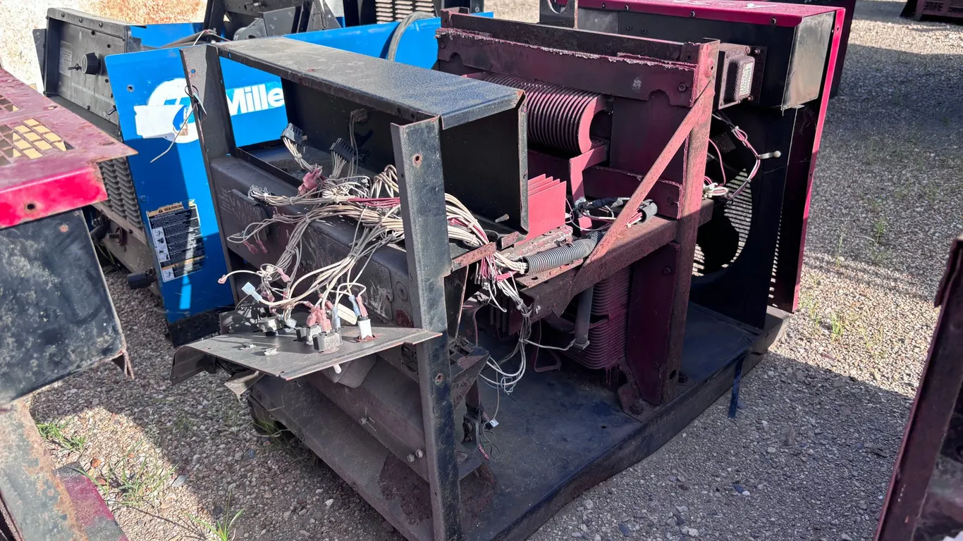 LINCOLN ELECTRIC DC-600 WELDER | FOR PARTS/REPAIRS