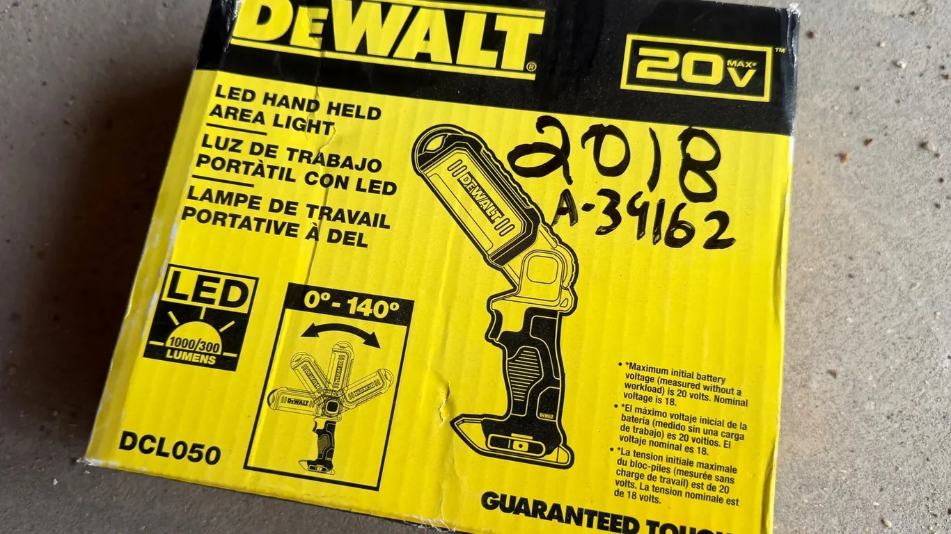 DEWALT 20V LED HANDHELD AREA LIGHT