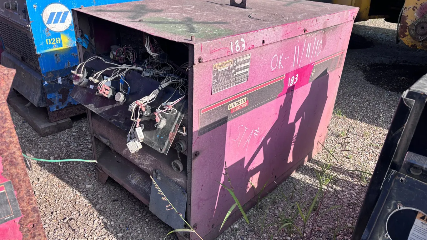 LINCOLN ELECTRIC DC-600 WELDER | FOR PARTS/REPAIRS