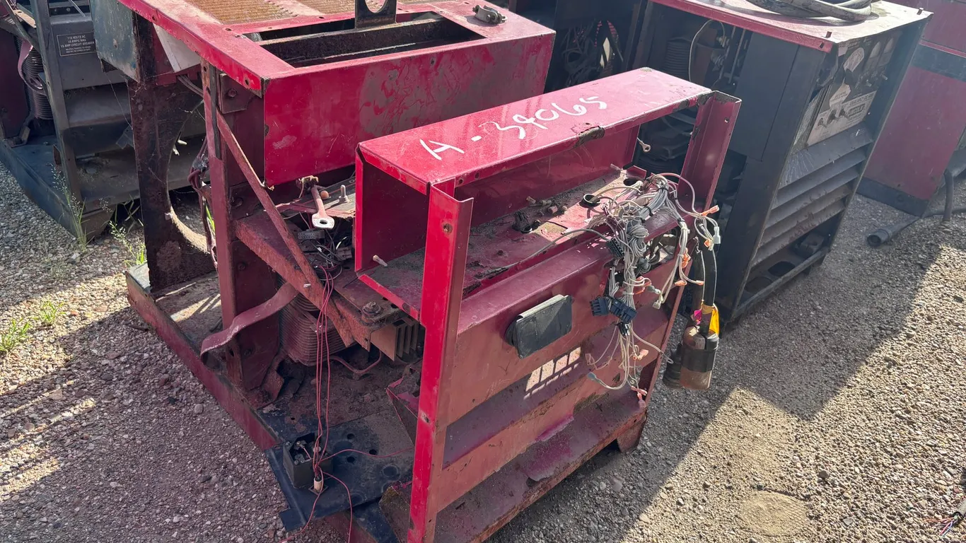 LINCOLN ELECTRIC DC-600 WELDER | FOR PARTS/REPAIRS