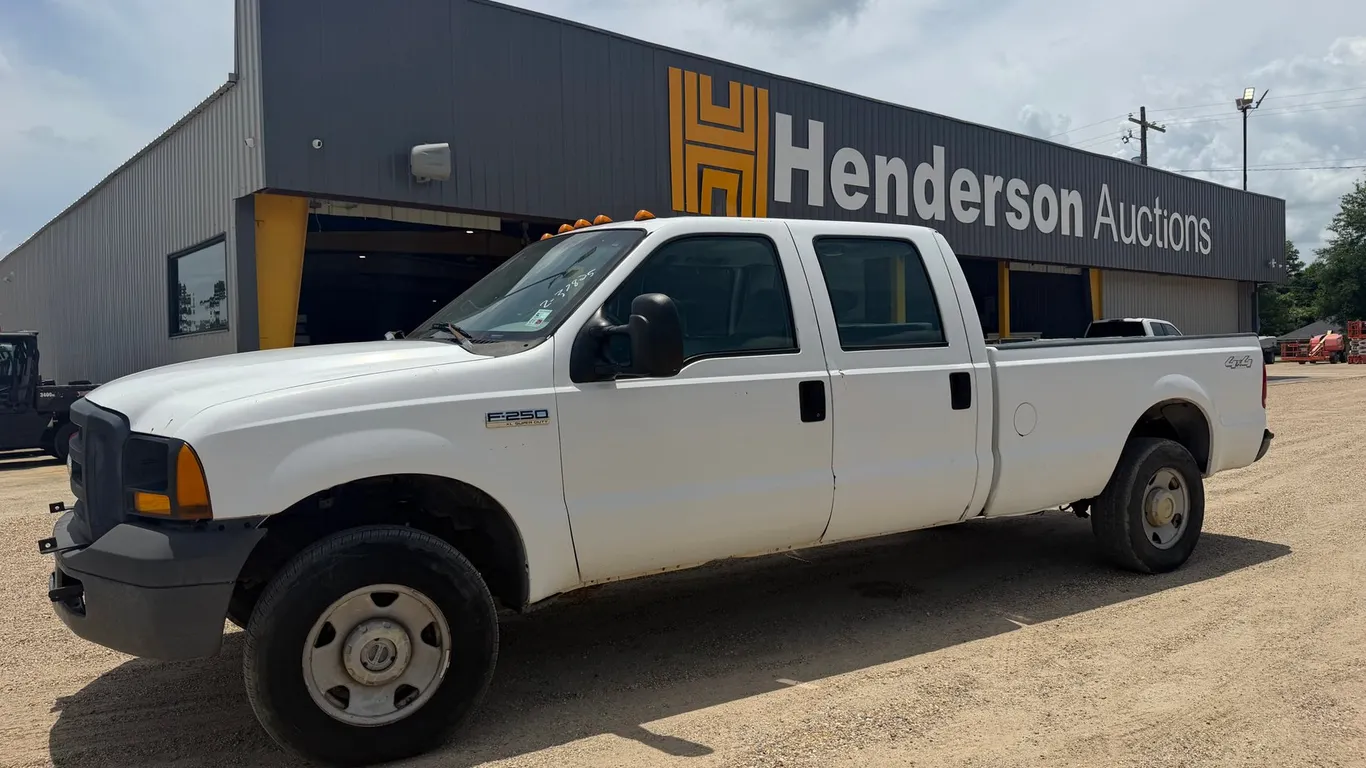 2006 FORD F-250XL PICKUP TRUCK