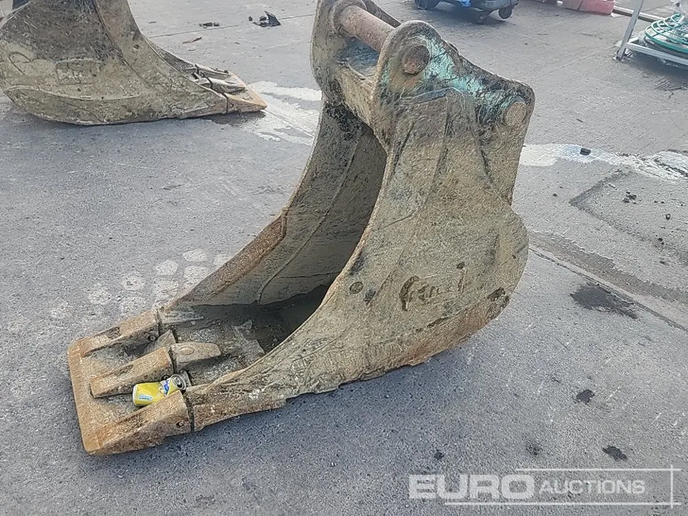 17" Digging Bucket, 65mm Pin to Suit 13 Ton Excavator